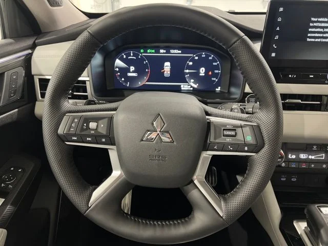2025 Mitsubishi Outlander SEL Platinum Edition - Photo 13