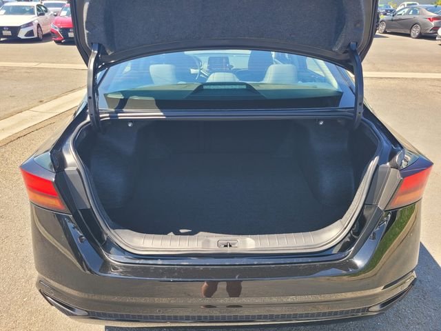 Used 2025 Black Nissan 2.5 S image 11