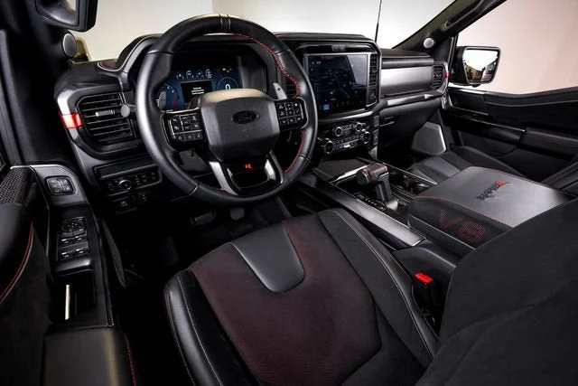 Used 2025 Shelter Green Ford Raptor image 30