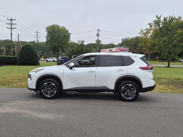 Used 2025 White Nissan SV image 10