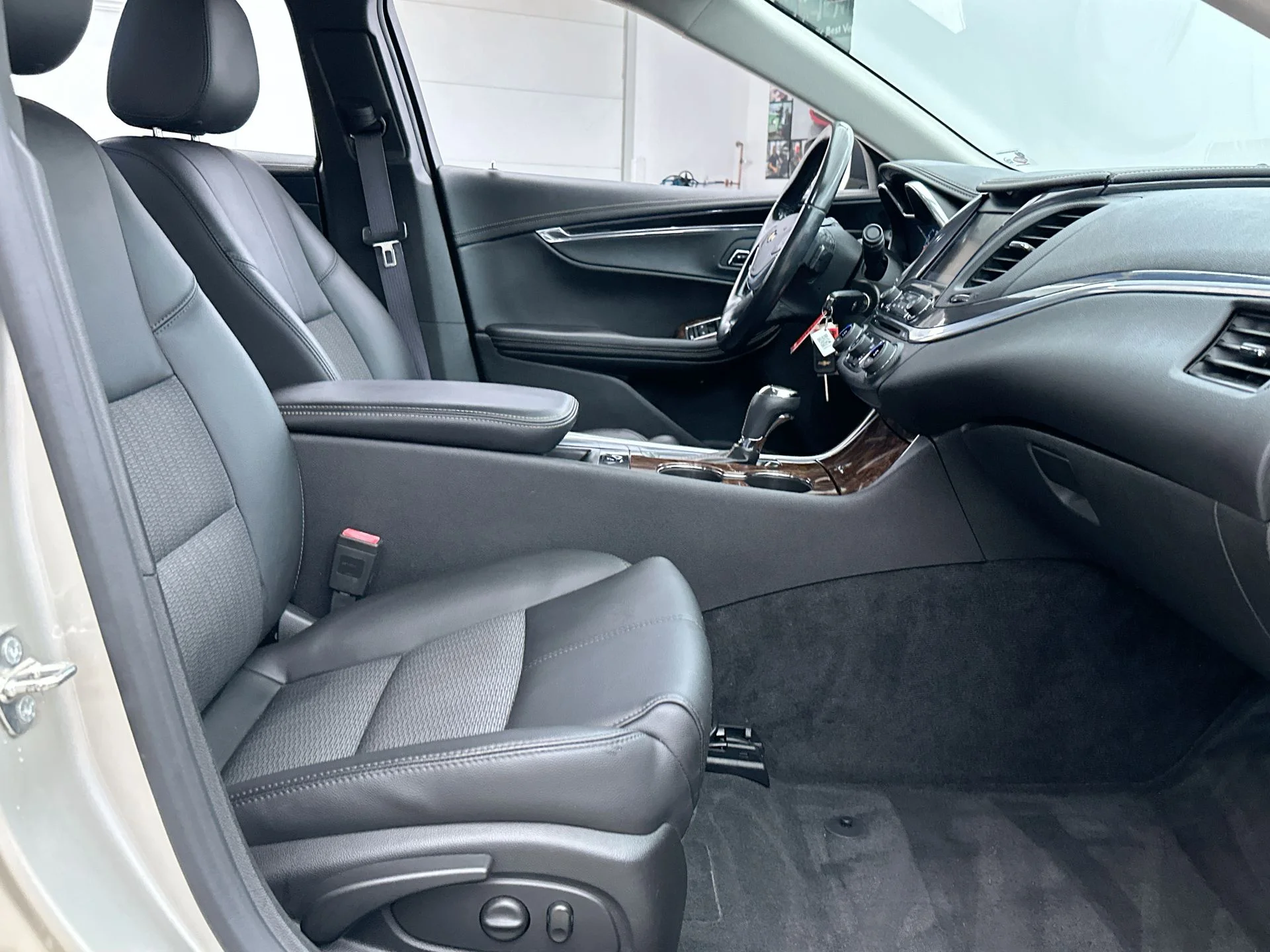 Used 2015 Gold Chevrolet LT image 15