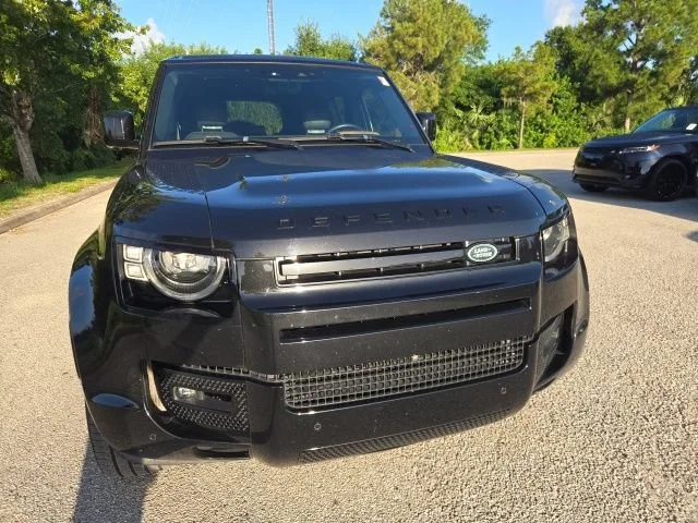 Used 2024 Santorini Black Metallic Land Rover X image 8