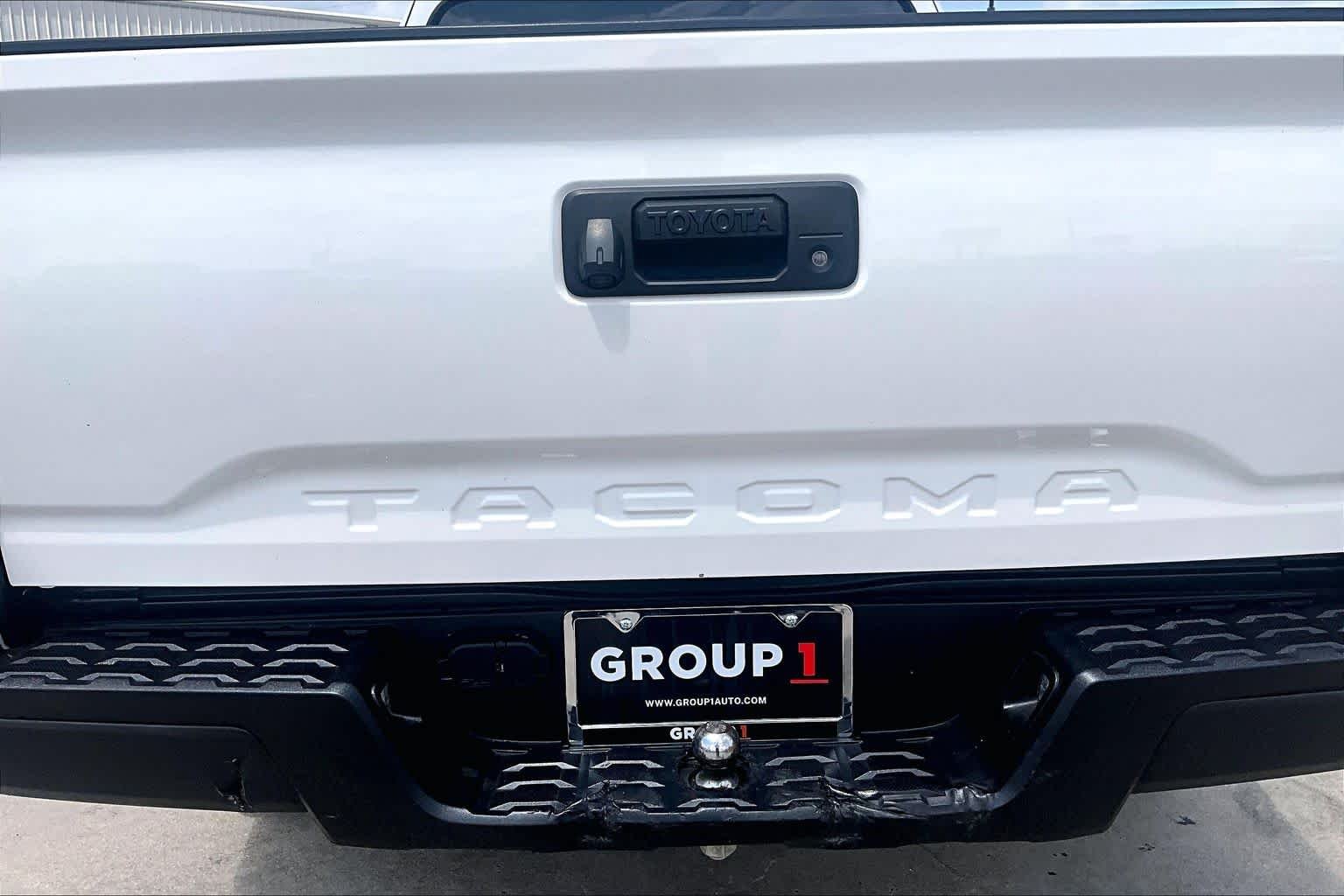Used 2022 White Toyota SR image 28