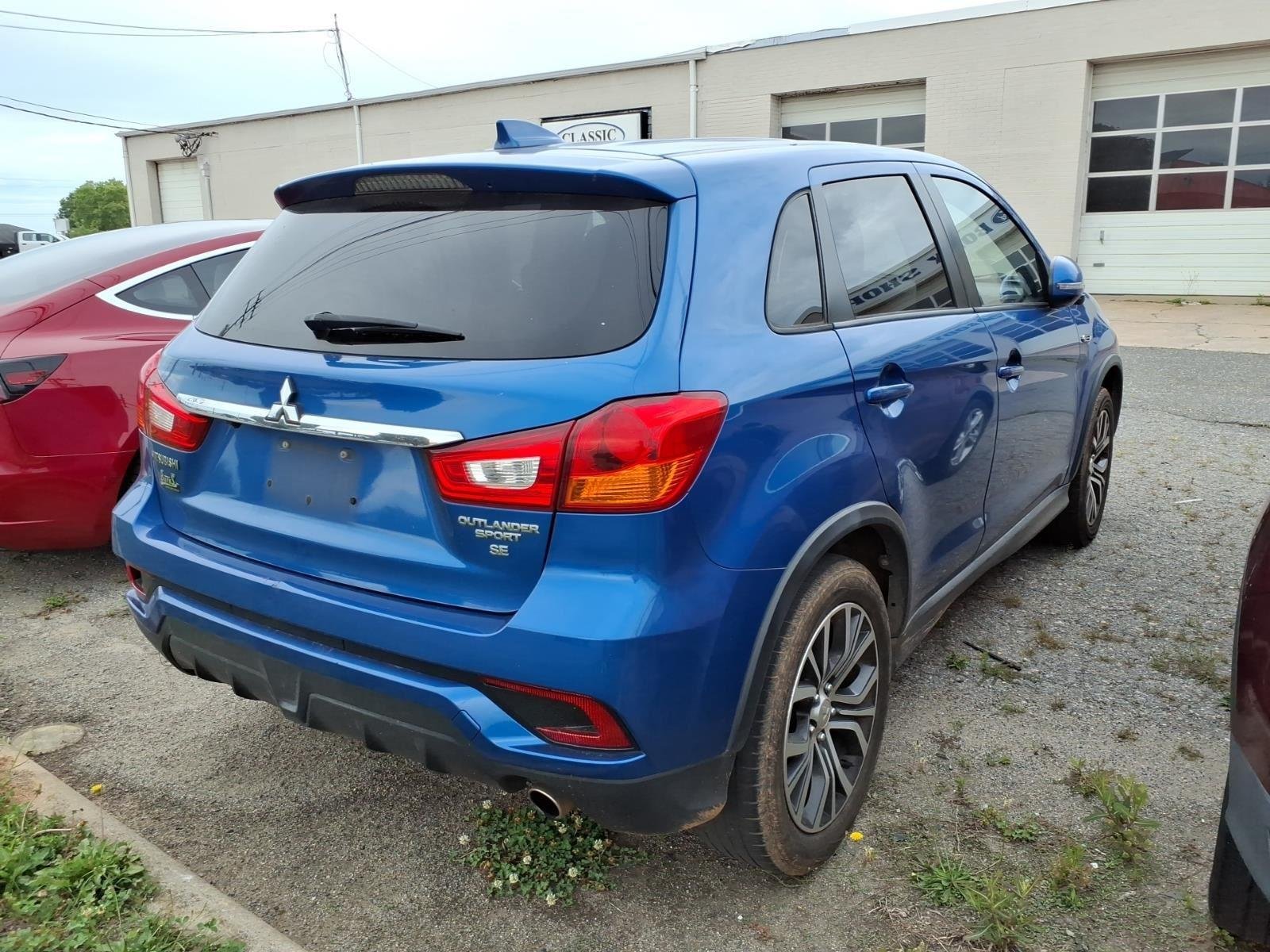 Used 2019 Octane Blue Metallic Mitsubishi SE 2.0 image 6