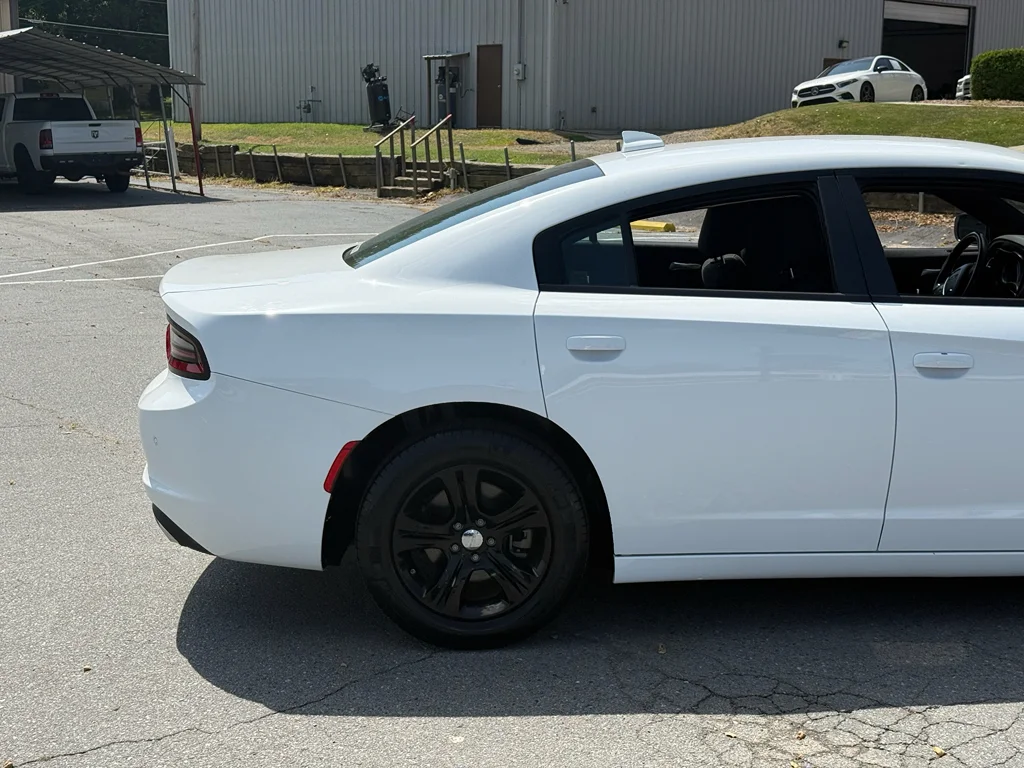 Used 2023 White Knuckle Clearcoat Dodge SXT image 9