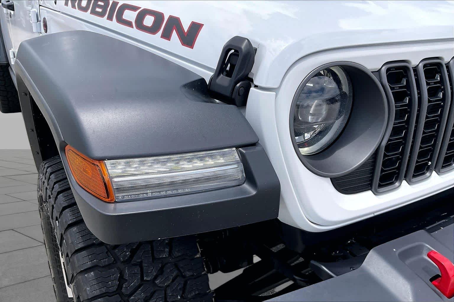 Used 2026 Bright White Clearcoat Jeep Rubicon image 26