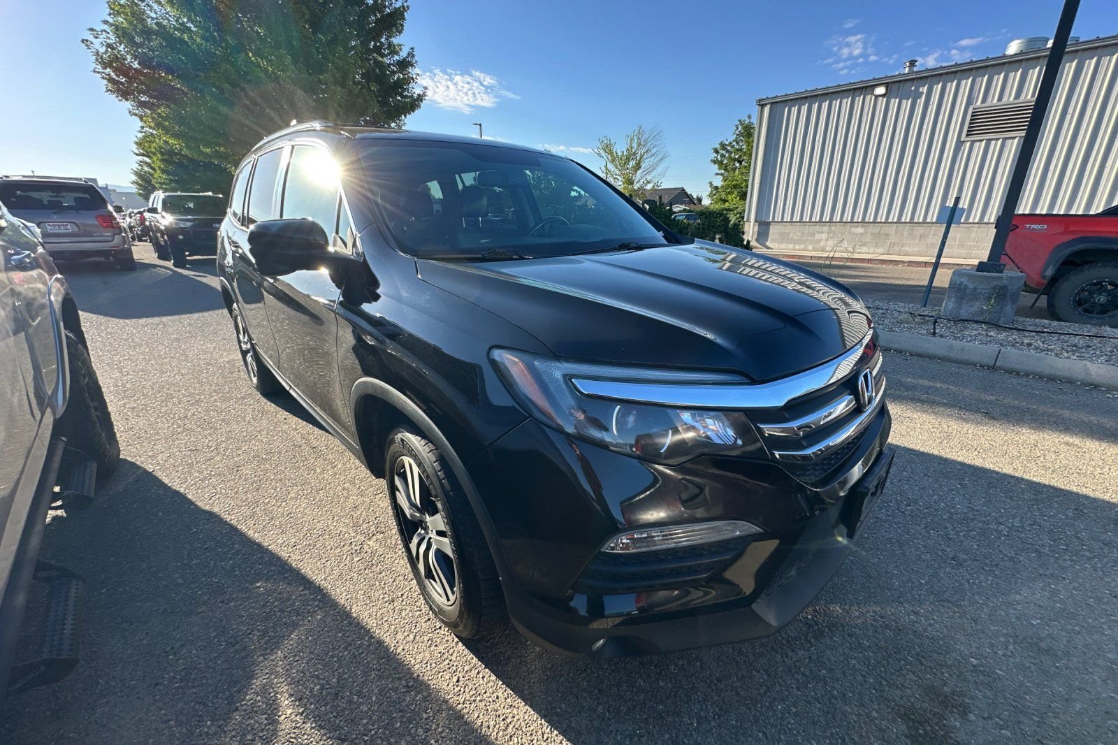 Used 2016 Black Honda EX-L image 2