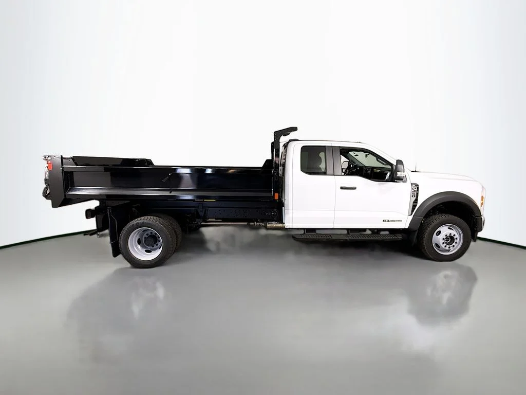 New 2025 Oxford White Ford F-450® XL image 8
