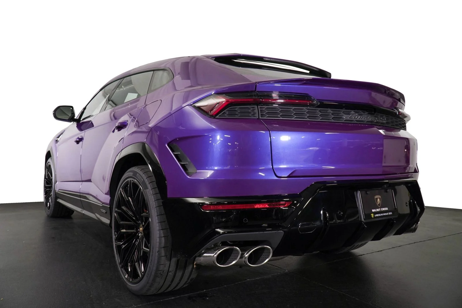 Used 2025  Lamborghini  image 8