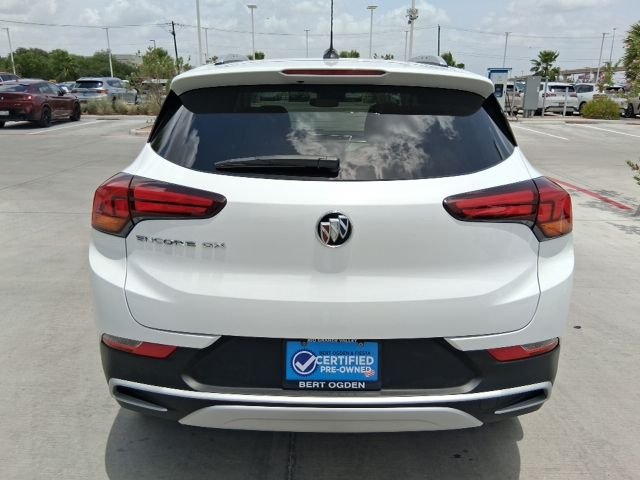 Used 2022 White Buick Select image 5