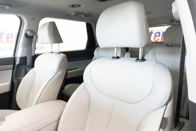 Certified Used 2025 Black Hyundai SEL image 7