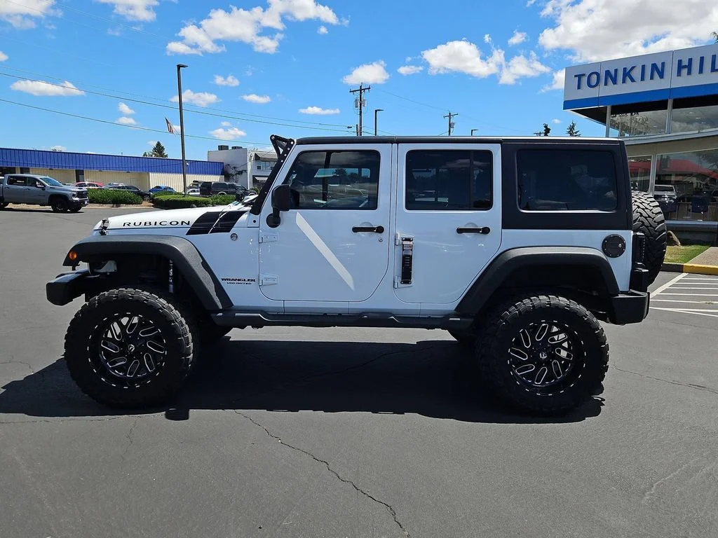 Used 2018 Granite Crystal Metallic Clearcoat Jeep Unlimited Rubicon image 3