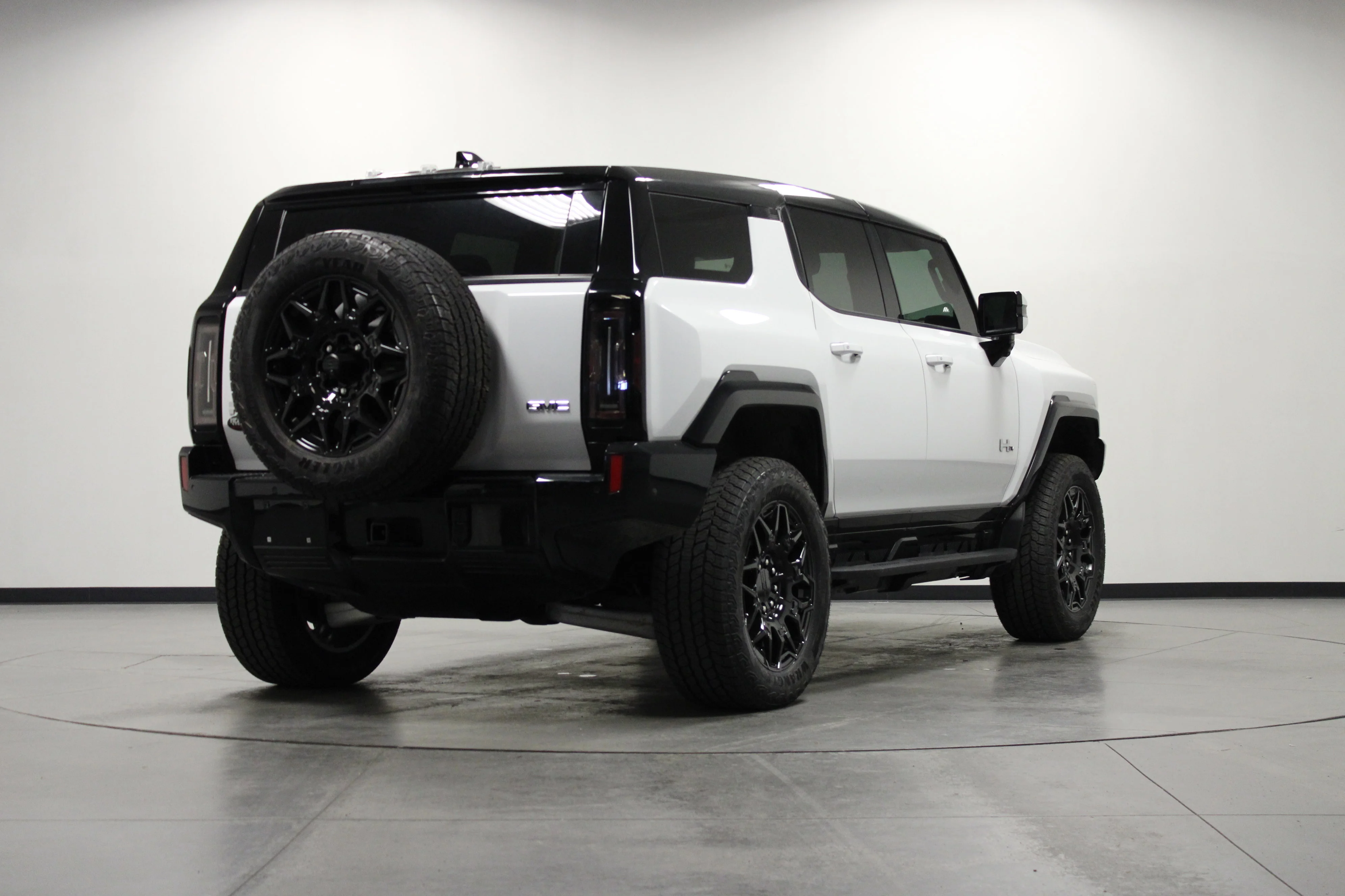 Used 2025 Interstellar White GMC 3X image 4