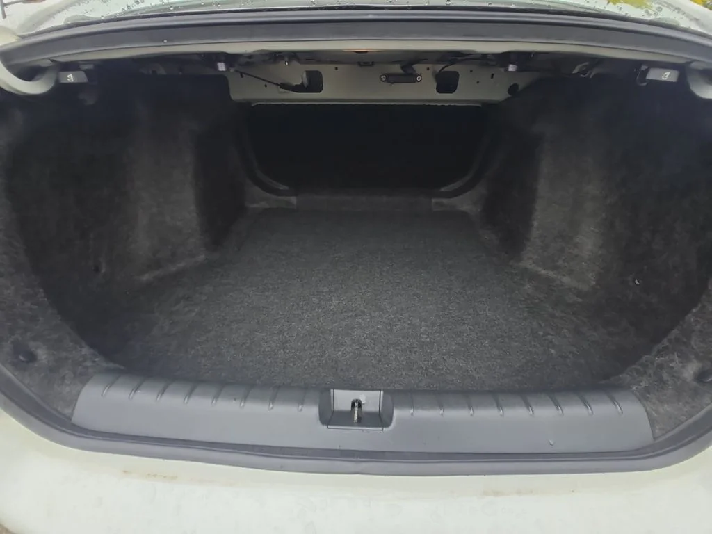 Used 2017 White Honda EX image 12