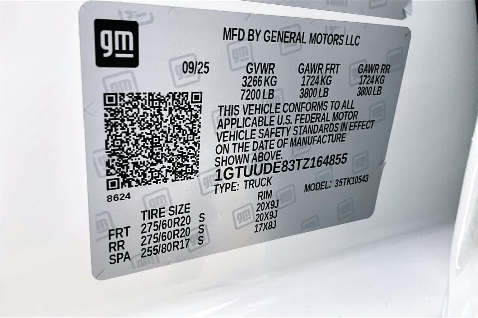 Used 2026 Summit White GMC SLT image 37