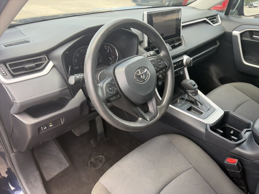 Used 2025  Toyota XLE image 10