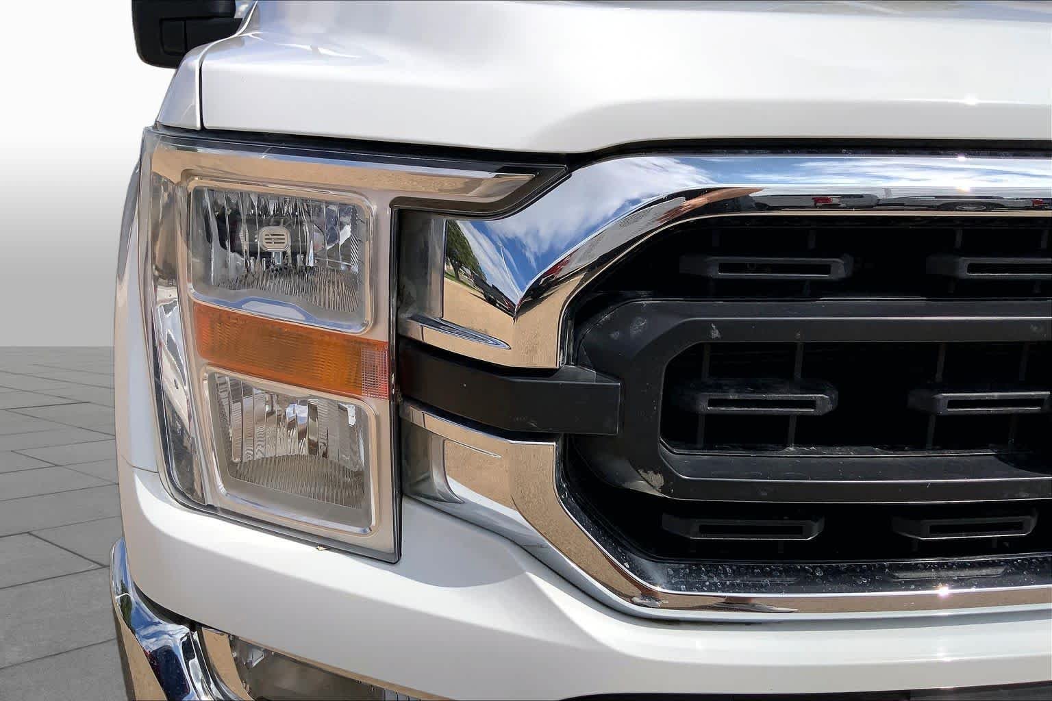 Used 2022 Oxford White Ford XLT image 28