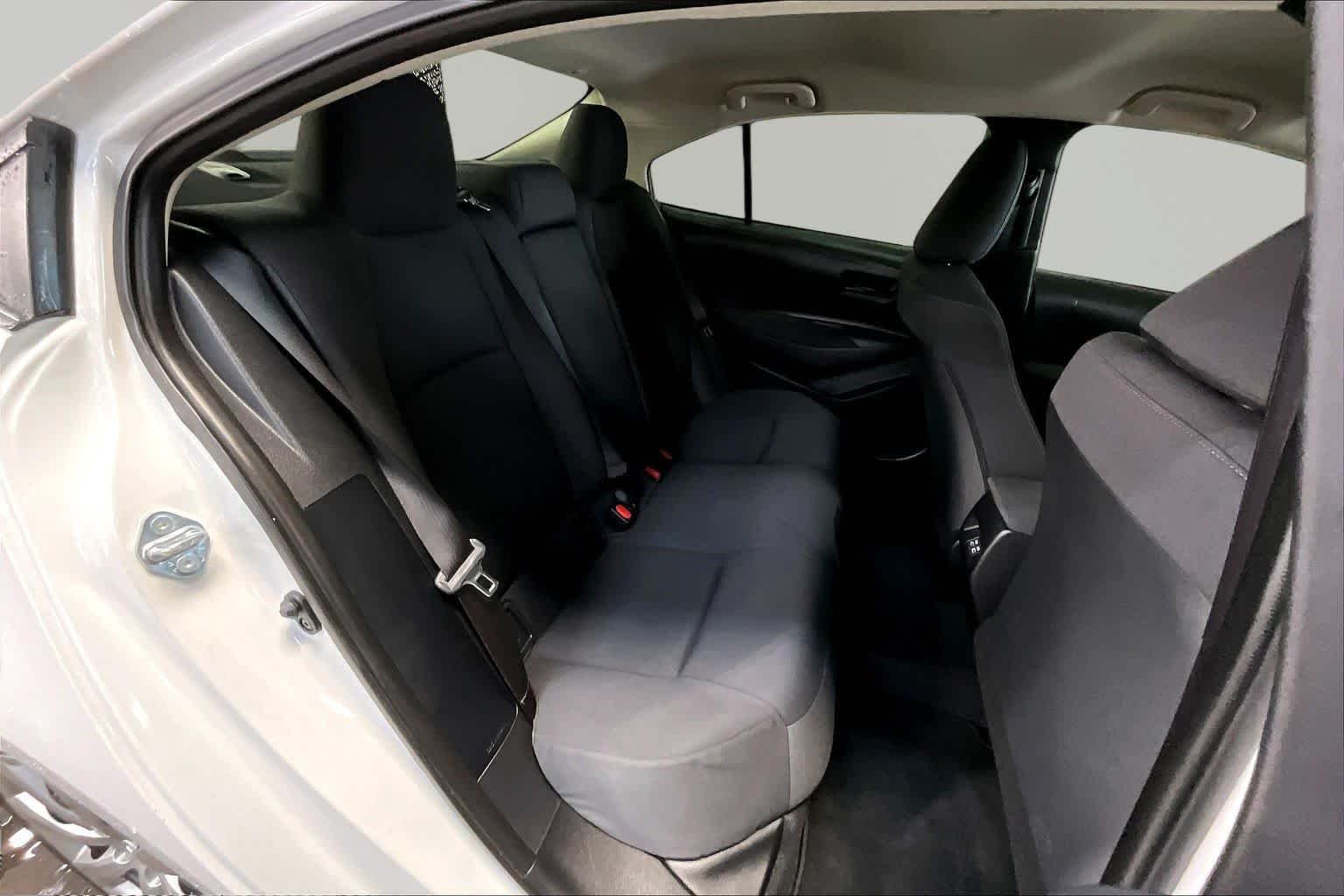 Used 2025 Ice Cap Toyota LE image 20