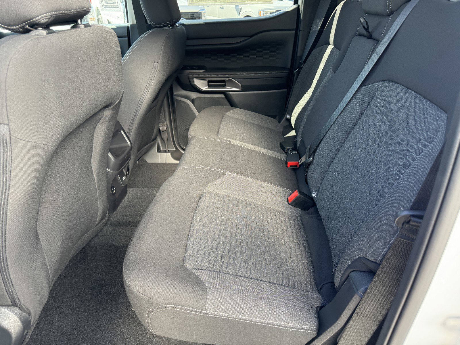 New 2024 Oxford White Ford XLT image 12