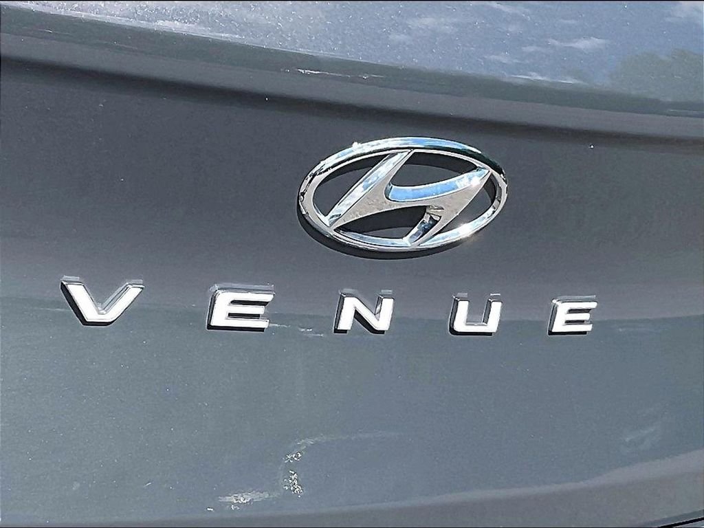 Used 2024 Gray Hyundai SEL image 27