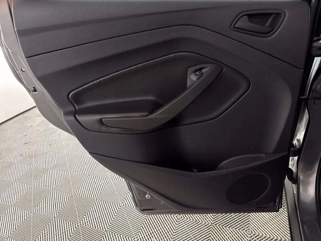 2014 Ford Escape S - Photo 11