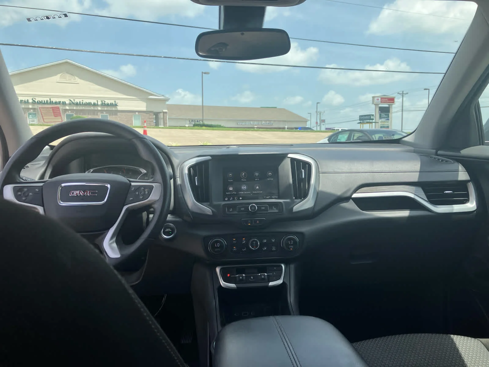 Used 2024 Sterling Metallic GMC SLE image 32