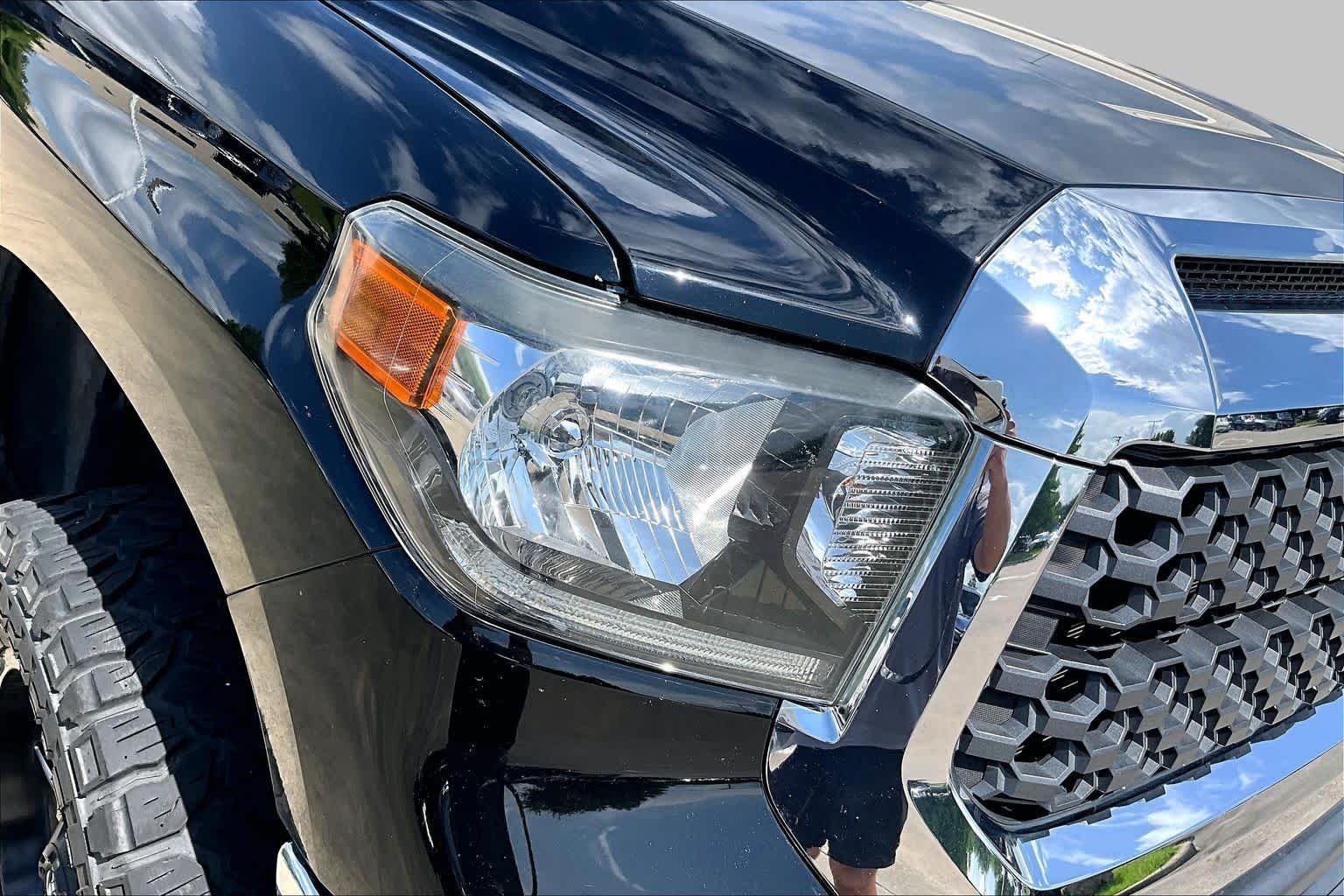 Used 2021 Midnight Black Metallic Toyota SR5 image 26