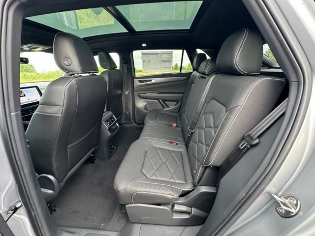 New 2026 Silver Mist Metallic Volkswagen 2.0T SE w/Technology image 29