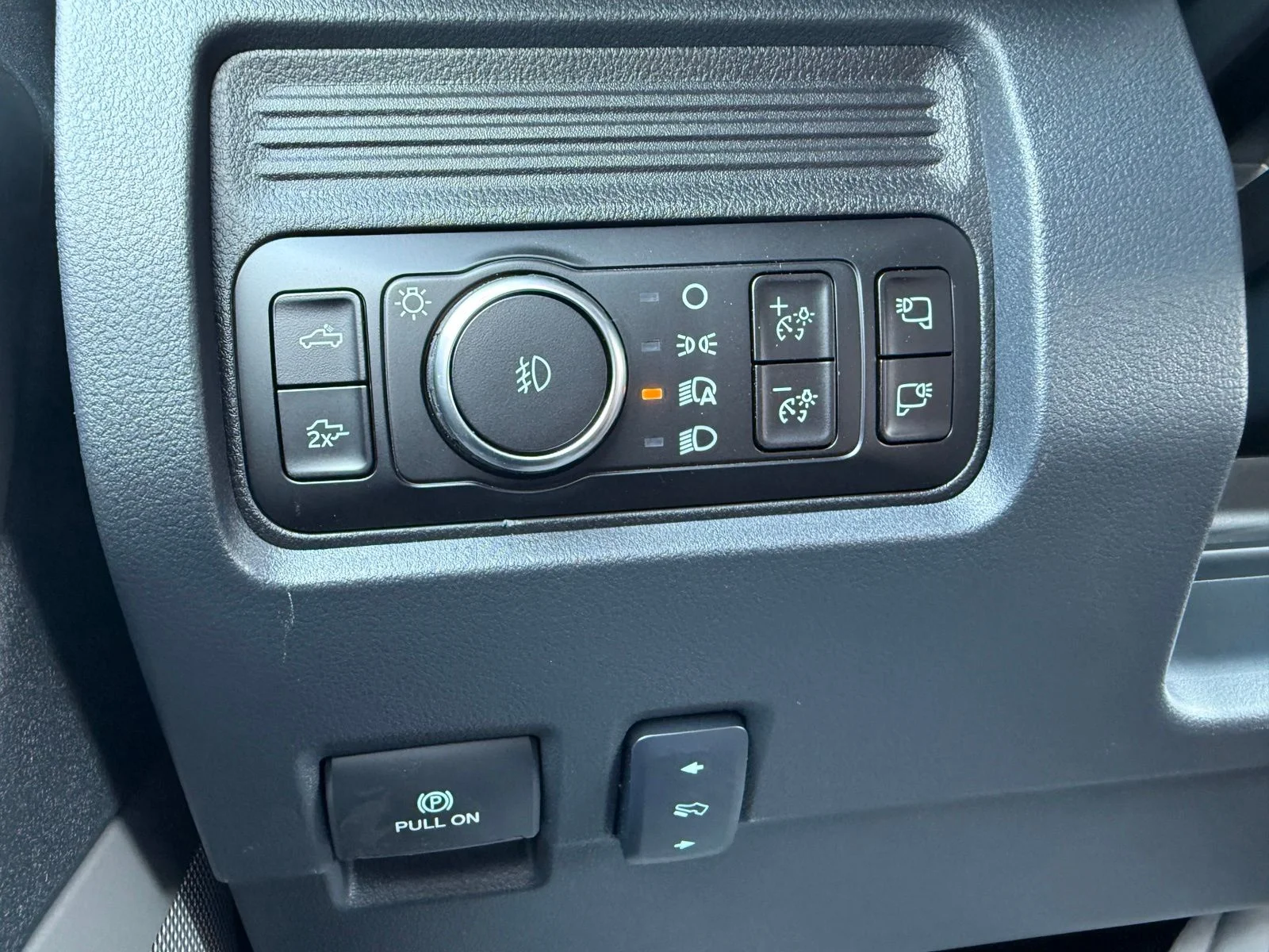 New 2026 Marsh Gray Ford F-350® Lariat® image 30