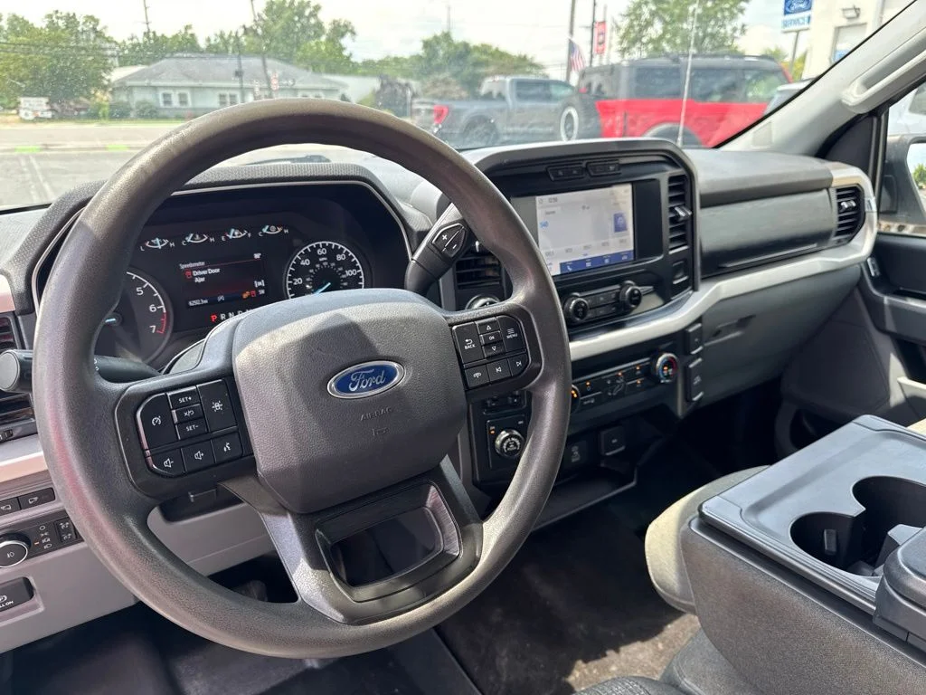 Used 2021 Oxford White Ford XLT image 11