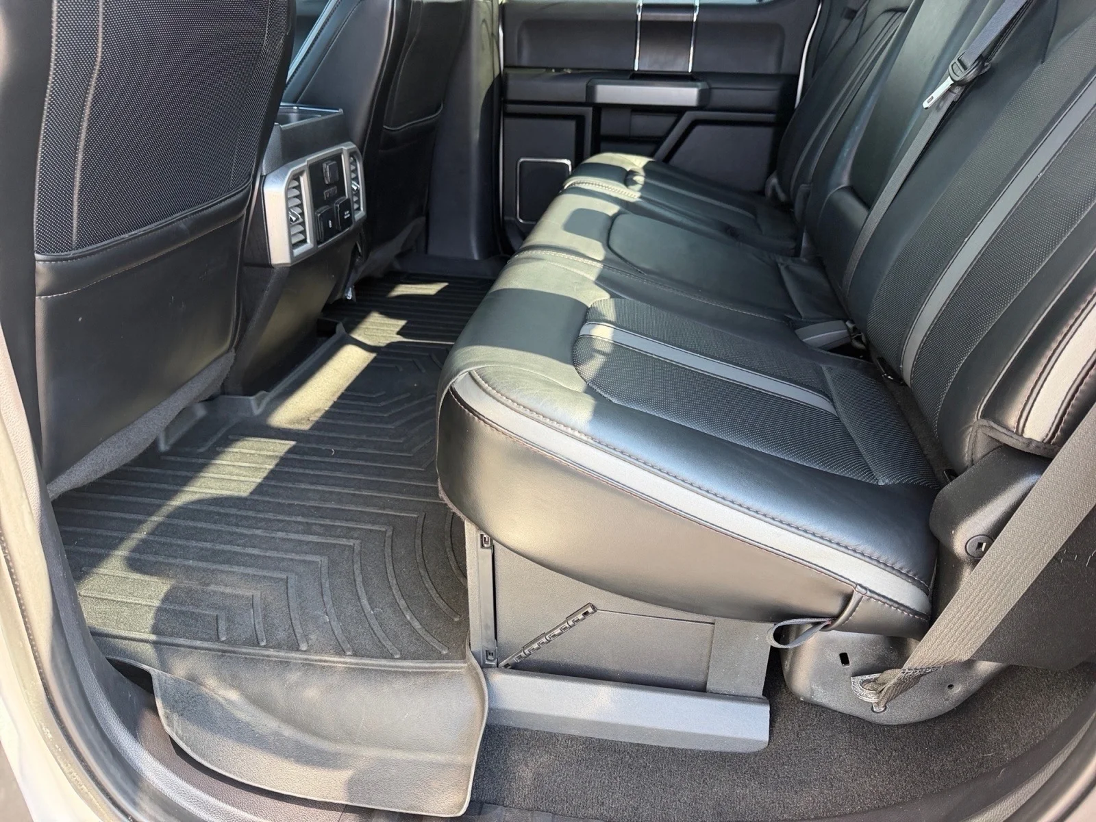 Used 2019 Ingot Silver Metallic Ford Platinum image 18