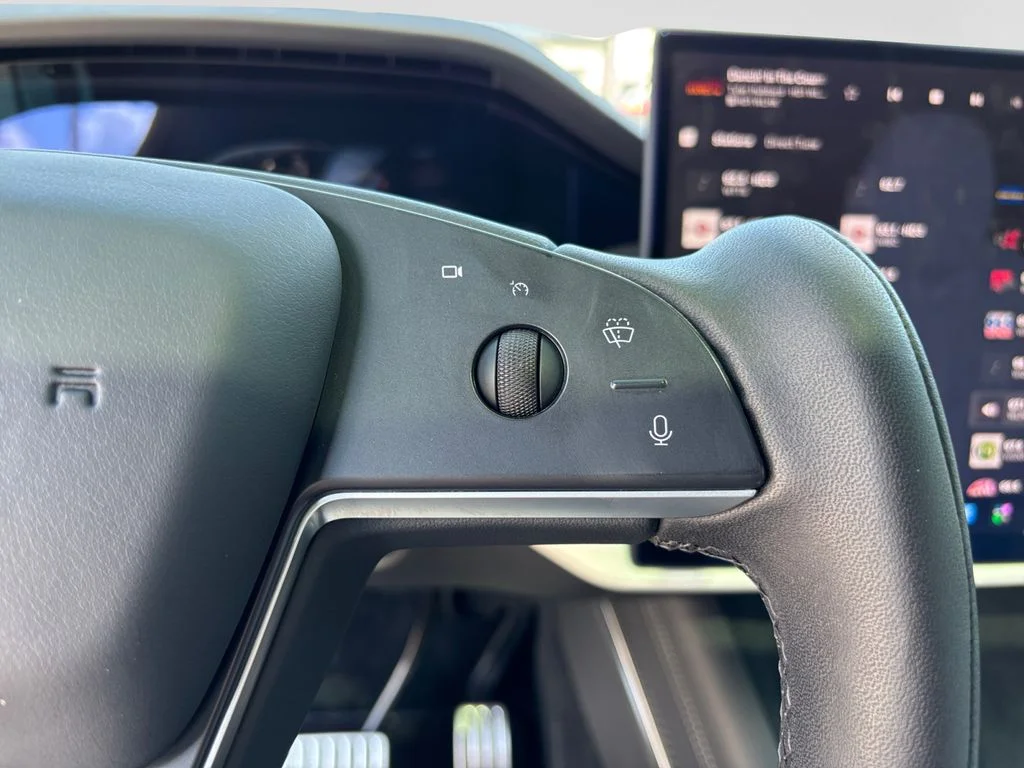 Used 2022 White Tesla Plaid image 27