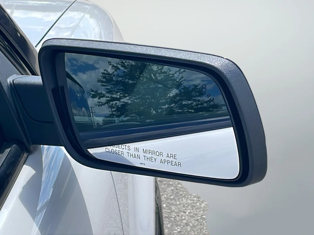 Used 2019 White Ford SEL image 39