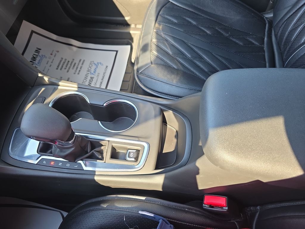 Used 2022 Silver Chevrolet LT image 23