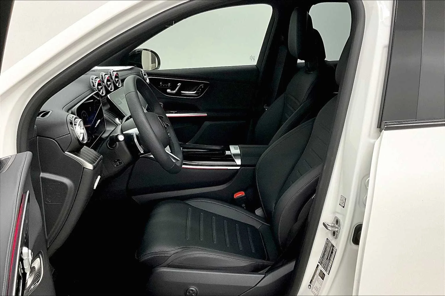 2025 Mercedes-Benz GLC Base - Photo 9