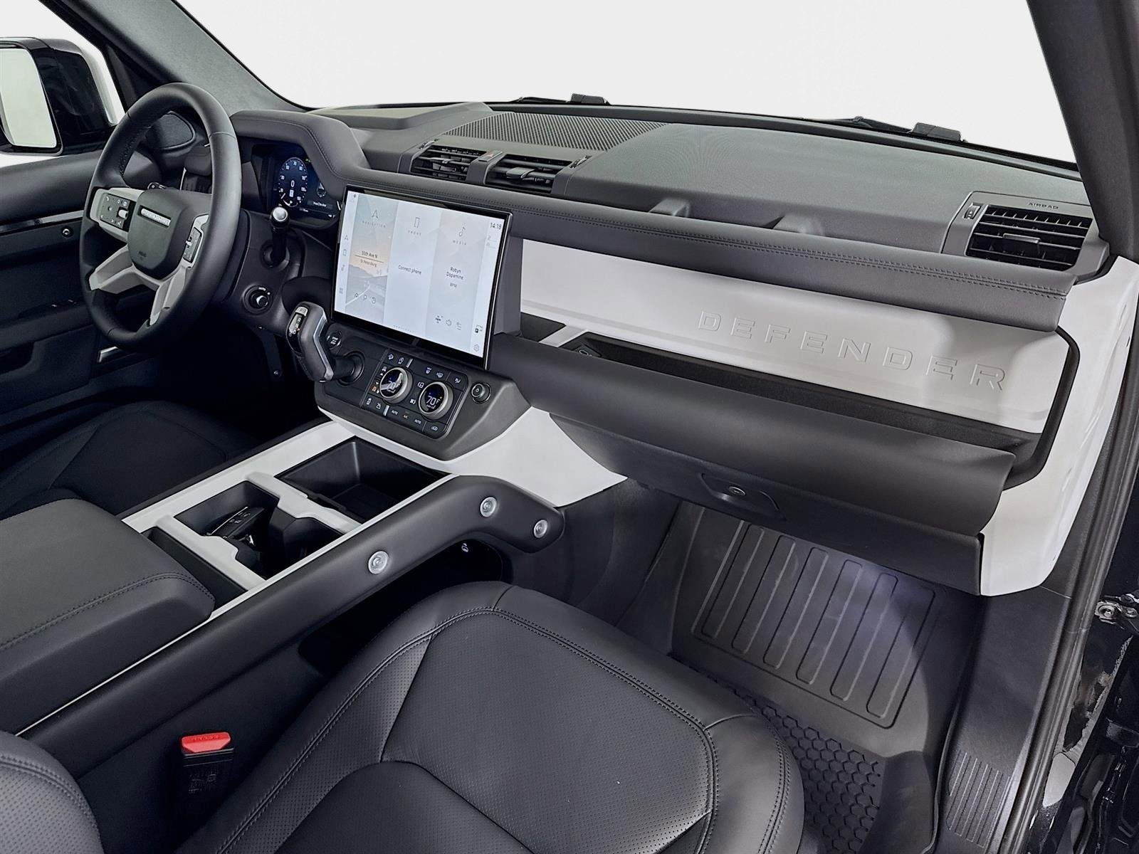 Used 2026 Santorini Black Land Rover X-Dynamic SE image 31