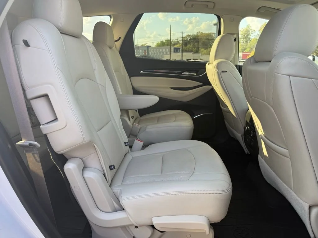 Used 2023 White Frost Tricoat Buick Essence image 9