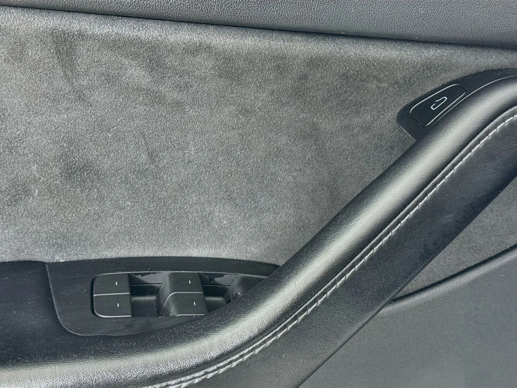 Used 2022 White Tesla Long Range image 18