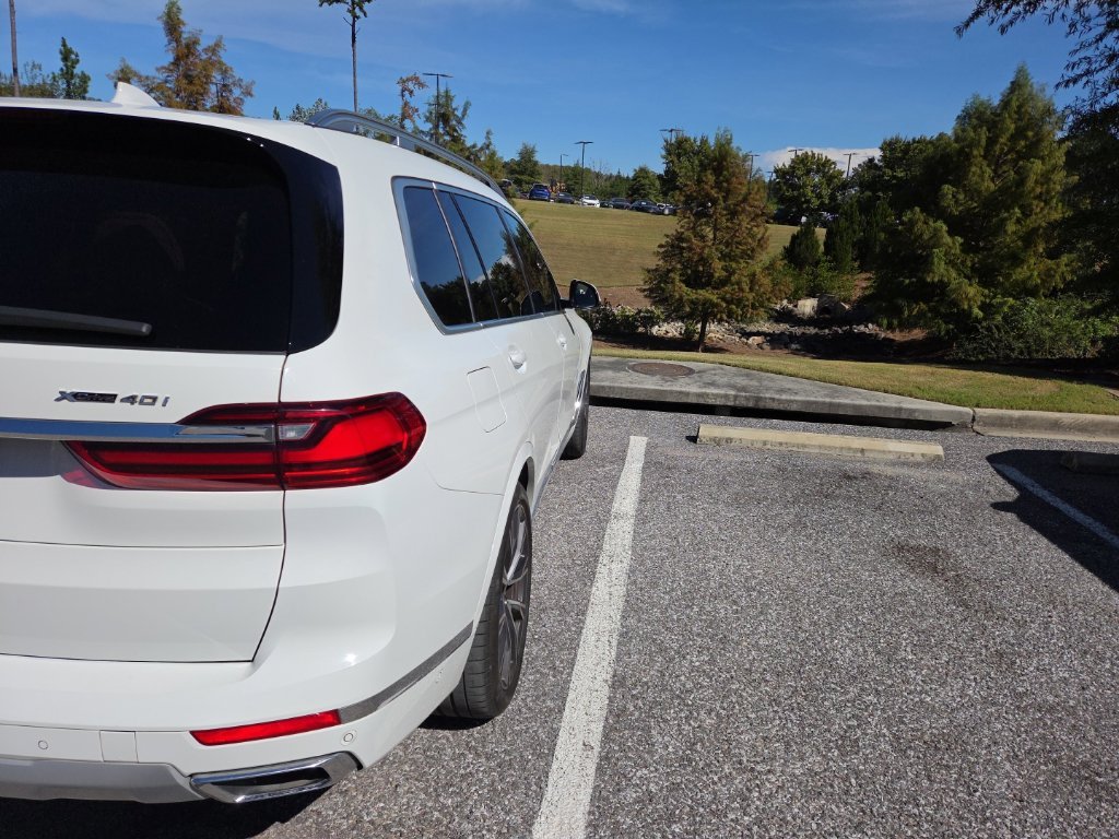 Used 2021 Alpine White BMW xDrive40i image 8