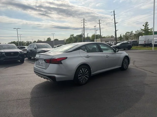 2025 Nissan Altima SV - Photo 8