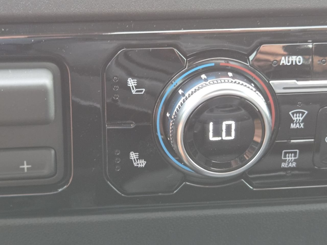 New 2026 Summit White GMC SLE image 6