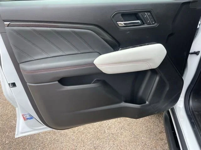 2026 GMC Canyon AT4X - Photo 15