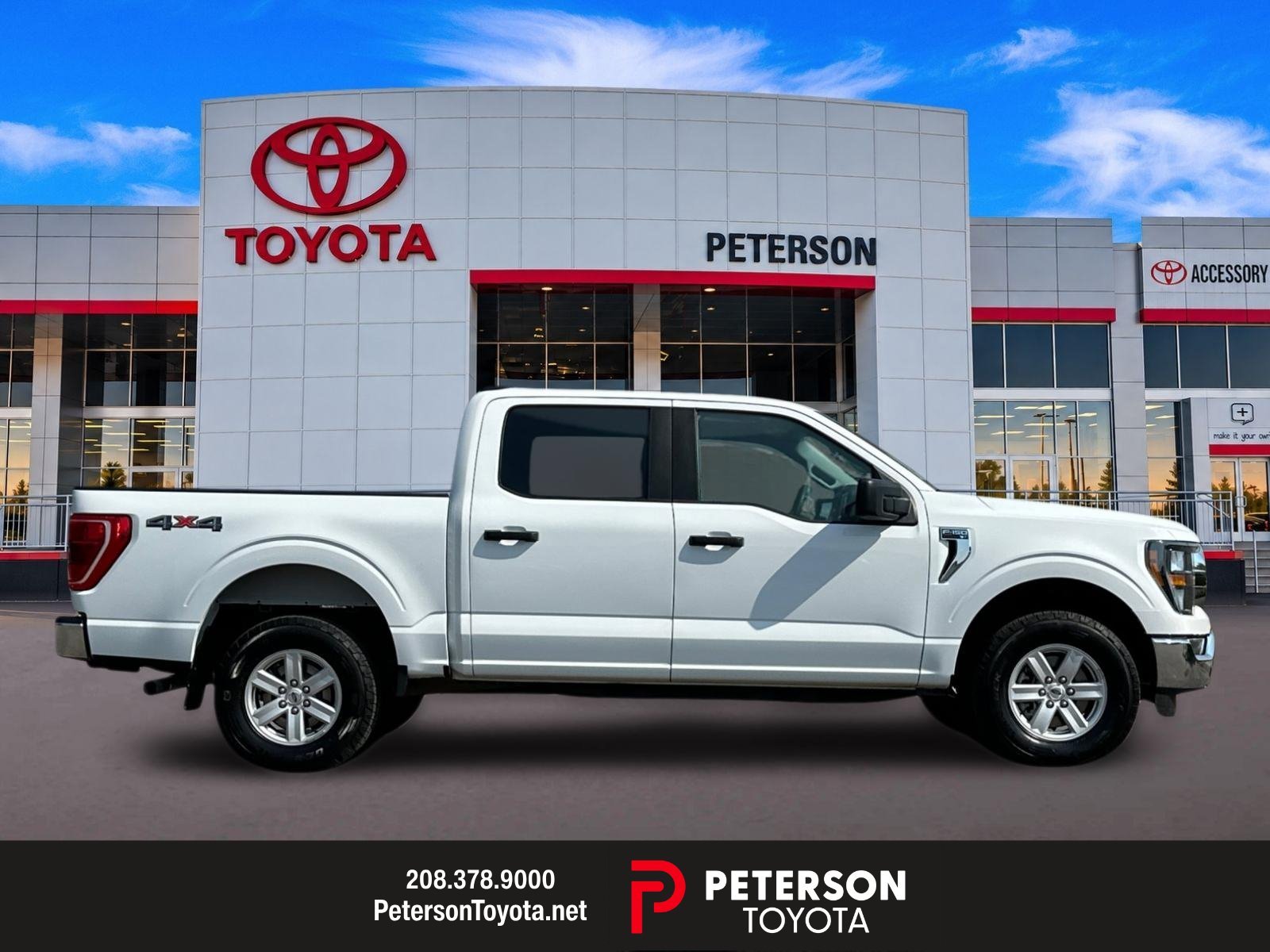 Used 2023  Ford XLT image 2