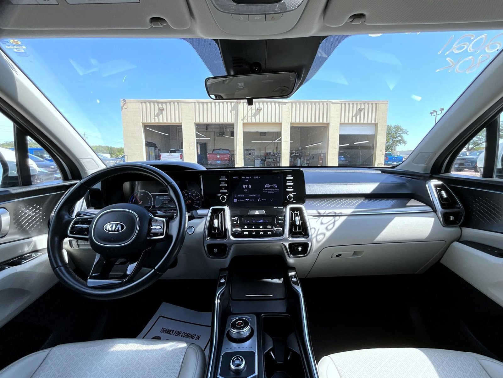 Used 2021 White Kia S image 15