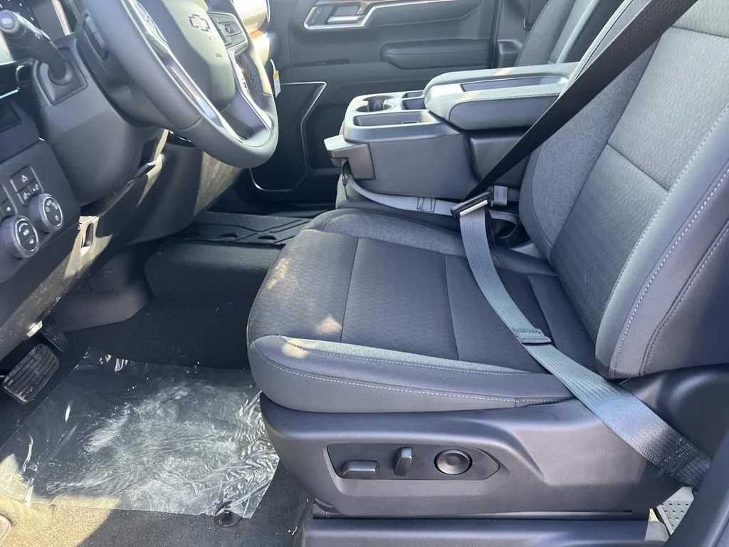 New 2026 Summit White Chevrolet LT image 13