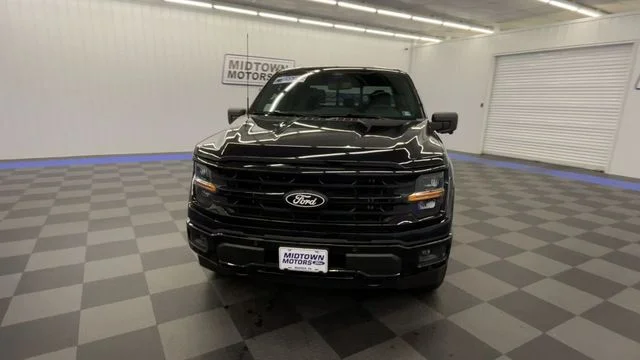 New 2026 Agate Black Metallic Ford XLT image 3