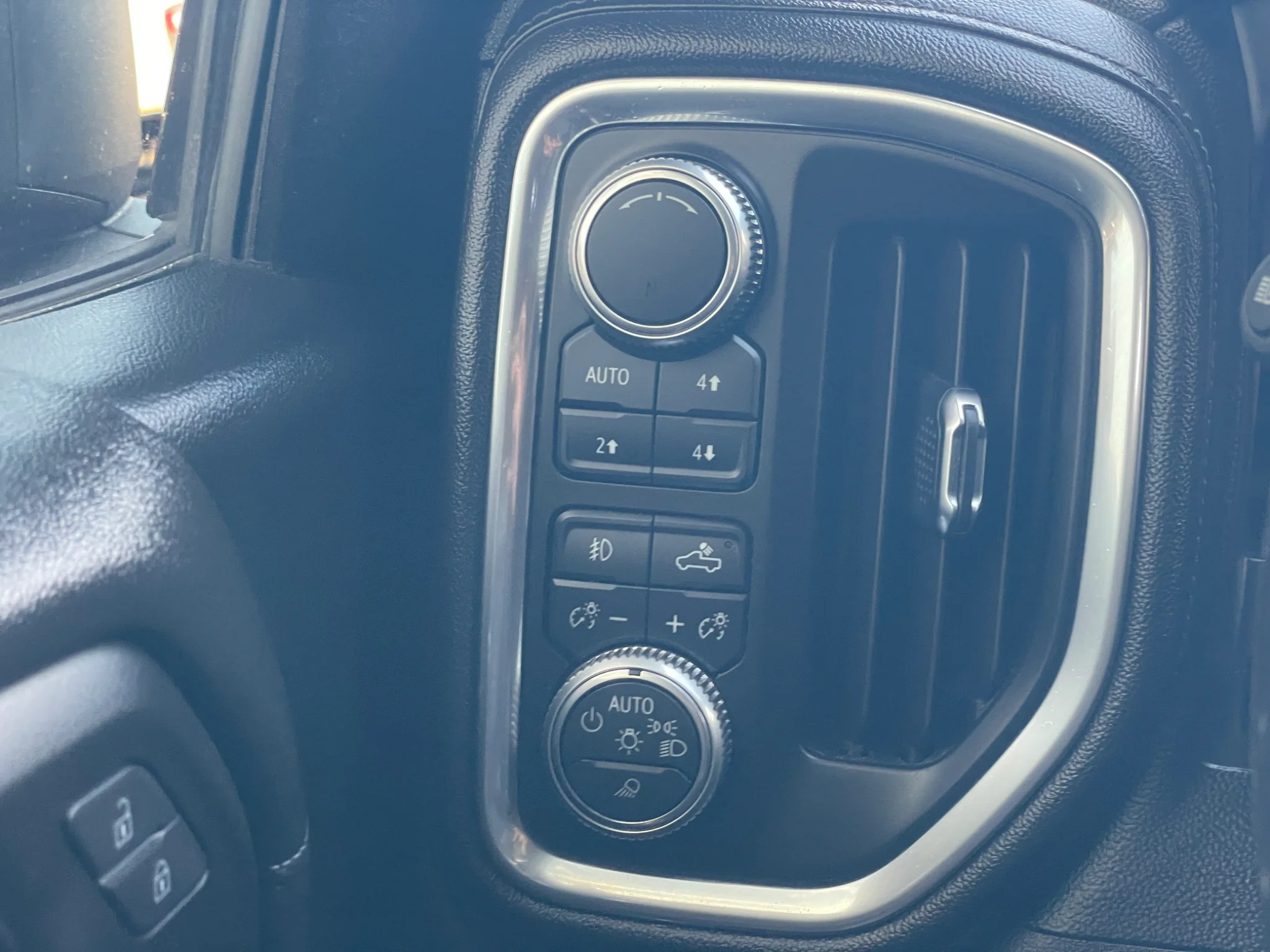Used 2019 Dark Sky Metallic GMC Denali image 17