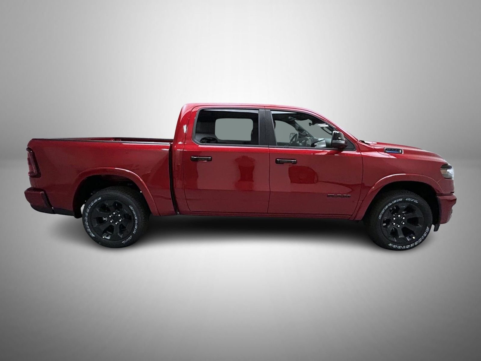 New 2026 Molten Red Pearl-Coat Exterior Paint RAM Big Horn/Lone Star image 4