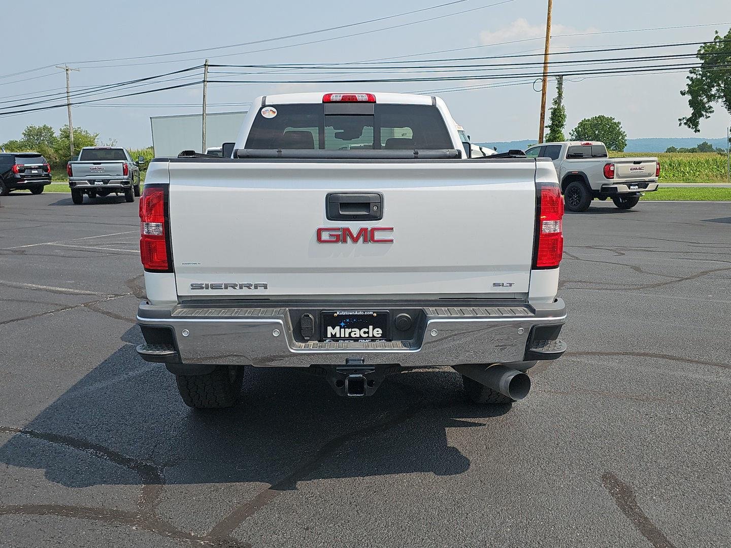 Used 2019 White Frost Tricoat GMC SLT image 6