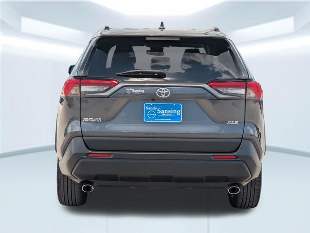 Used 2023 Gray Toyota XLE Premium image 5